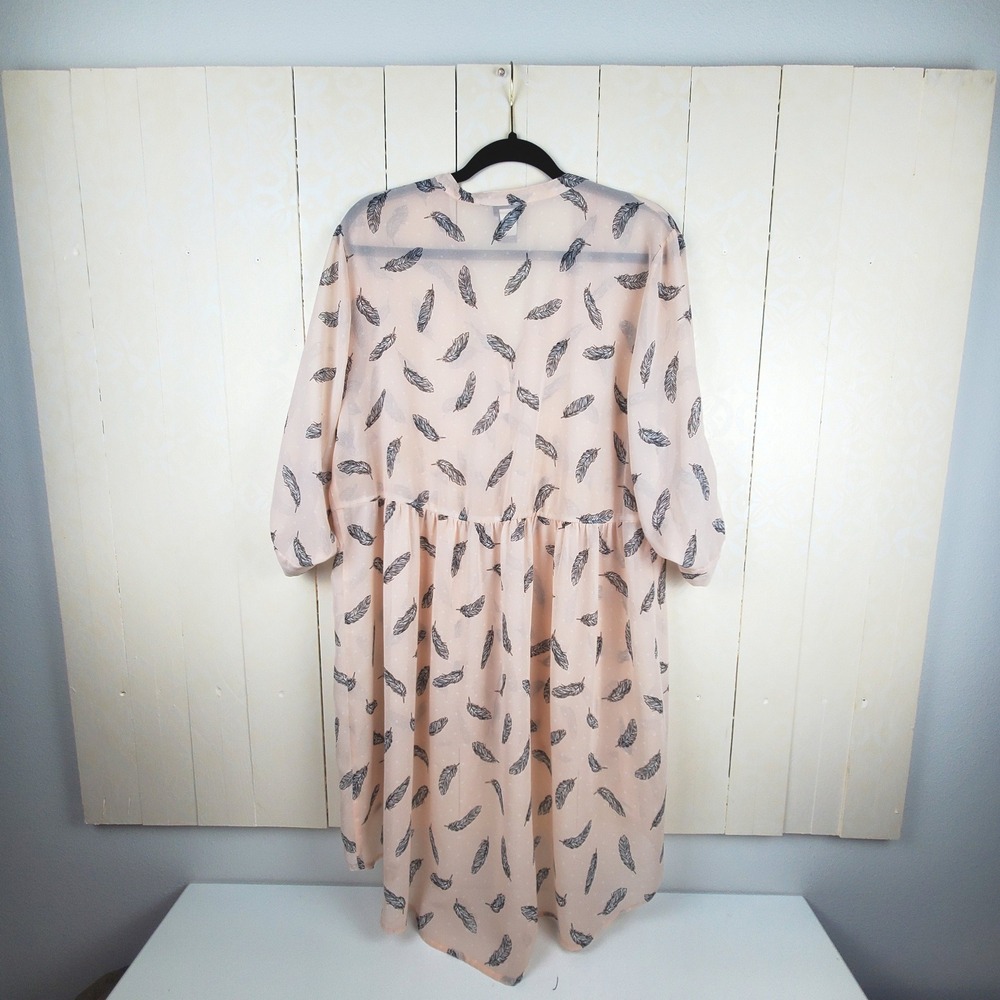 Torrid Tunic Top Womens 1 Pink Excellent Feather Print High Low Roll Tab Chiffon - Picture 3 of 8